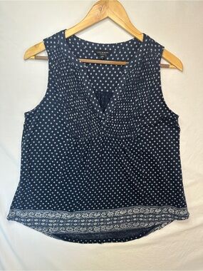 Lucky Brand Navy and White Printed V-Neck Sleeveless Top